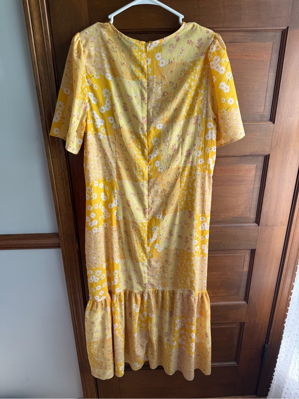 ASOS DESIGN pephem midi tea dress in yellow floral print - Picture 4 of 5